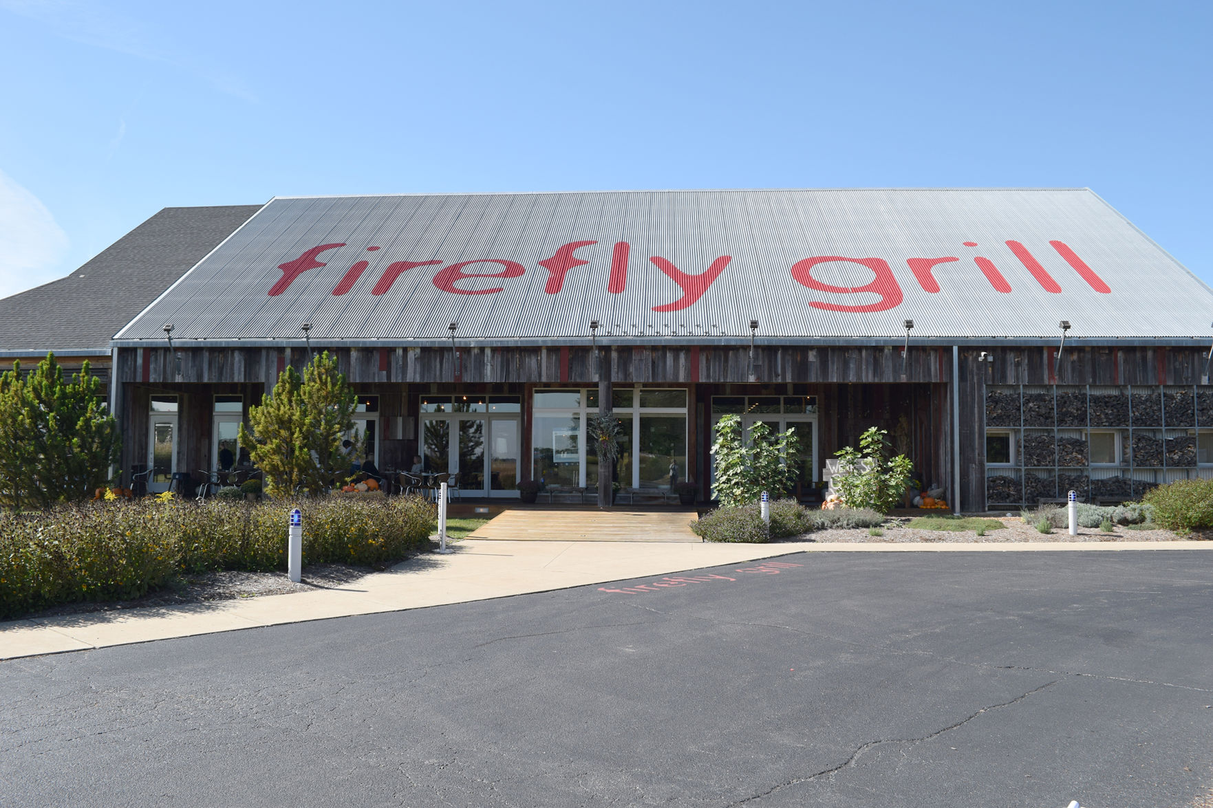 Pet-friendly and farm fresh, Firefly Grill lures travelers
